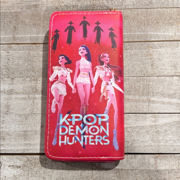 NWT K-Pop Demon Hunters Red Full Size Wallet - Picture 2 of 3